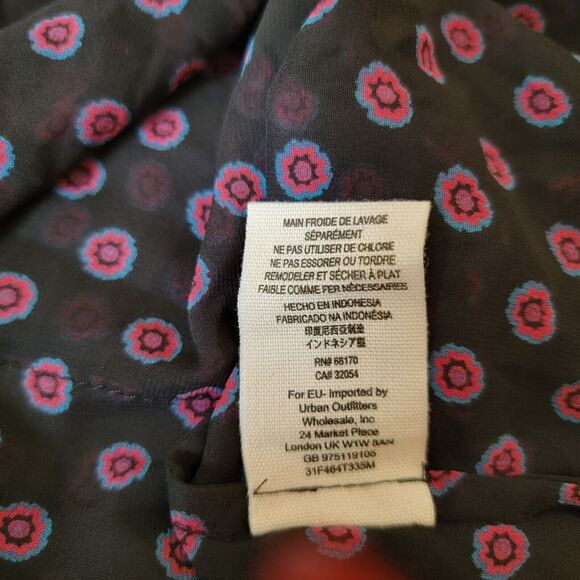 Free People Black Floral Button Blouse Long Sleeves Pockets Semi Sheer XS Hi Low - Picture 10 of 12